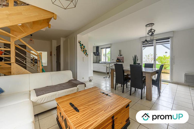 Maison traditionnelle - 77 m² - 4 pièces