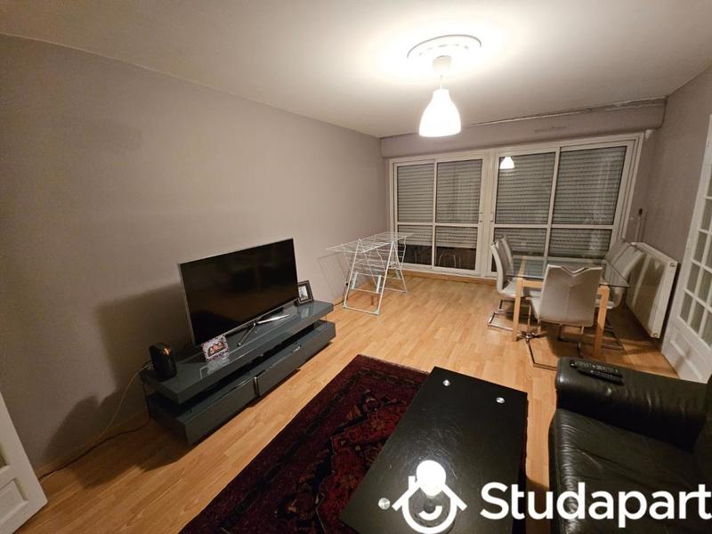 Chambre - 15 m² - 1 pièce