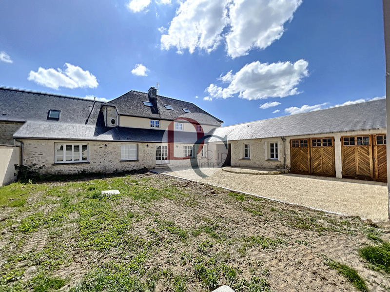 Maison - 316 m² - 11 pièces