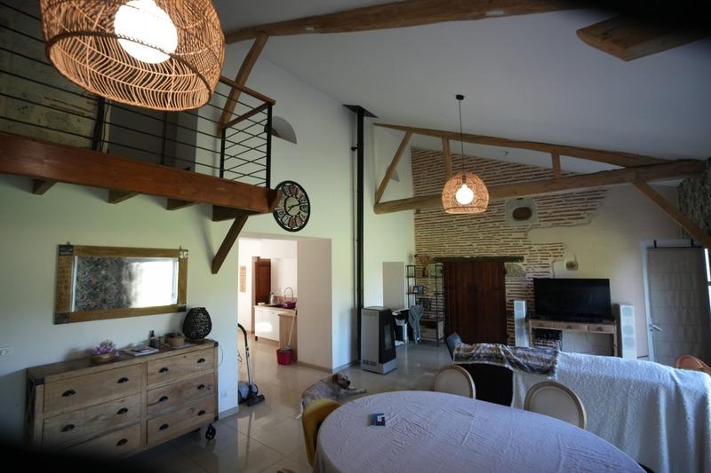 Maison - 220 m² - 8 pièces