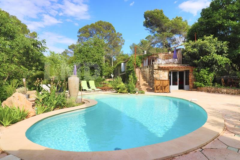 Maison - 315 m² - 10 pièces