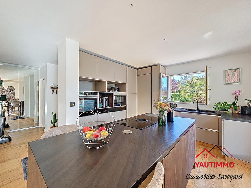 Maison - 203 m² - 7 pièces