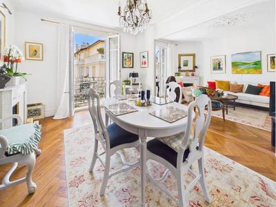 Appartement - 92 m² - 4 pièces