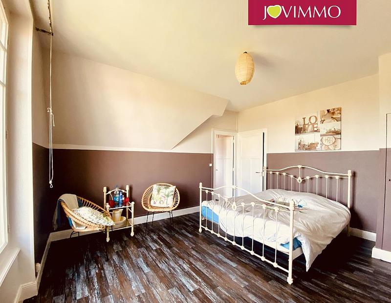 Maison - 254 m² - 10 pièces