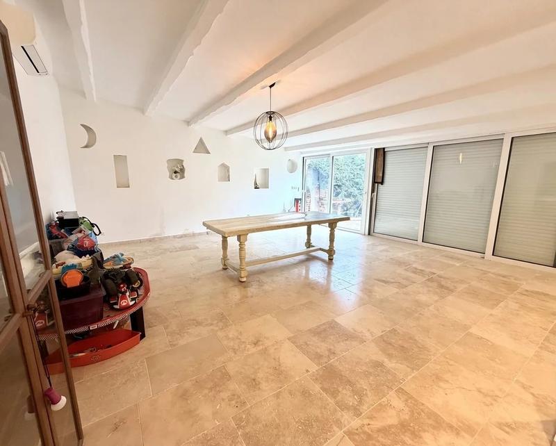 Maison - 175 m² - 5 pièces