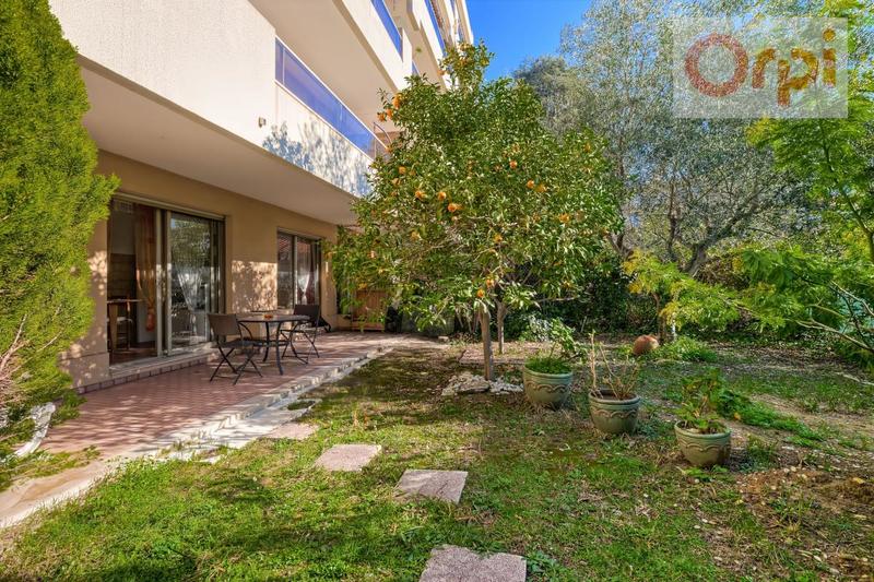 Studio - 30 m² - 1 pièce