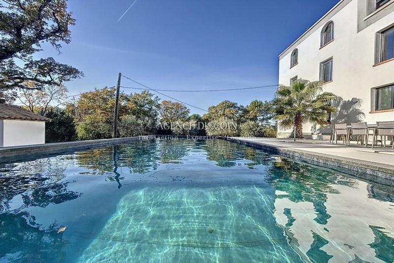 Villa - 324 m² - 6 pièces