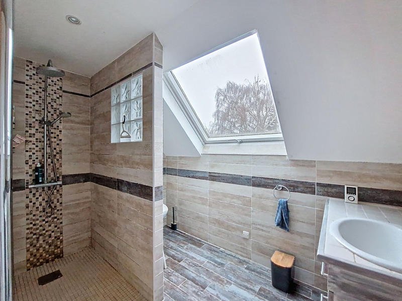 Maison - 210 m² - 10 pièces