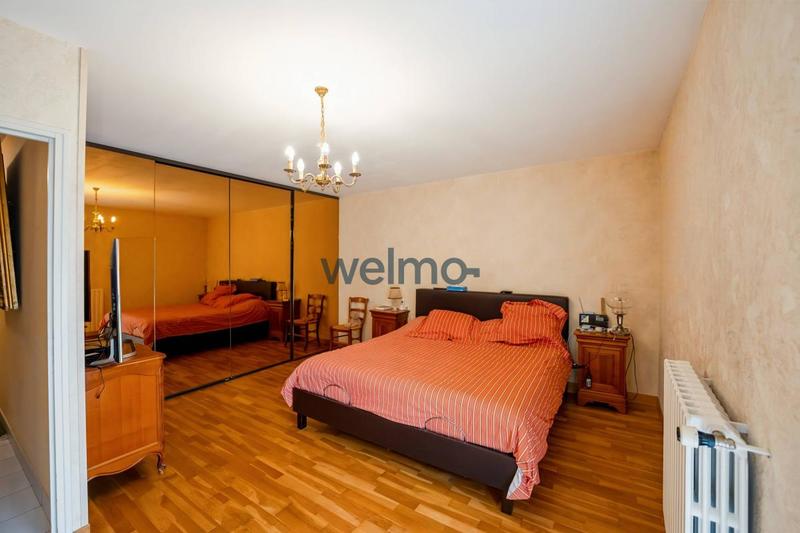 Maison - 179 m² - 9 pièces