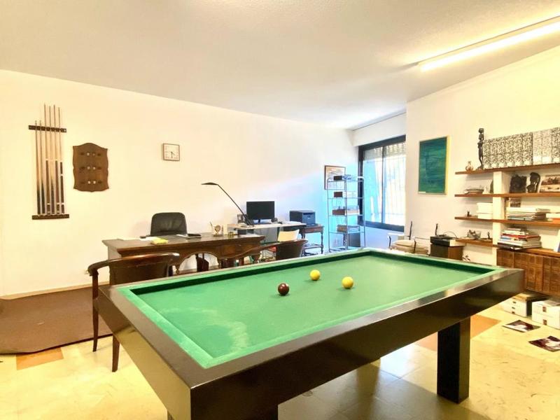 Villa - 300 m² - 6 pièces