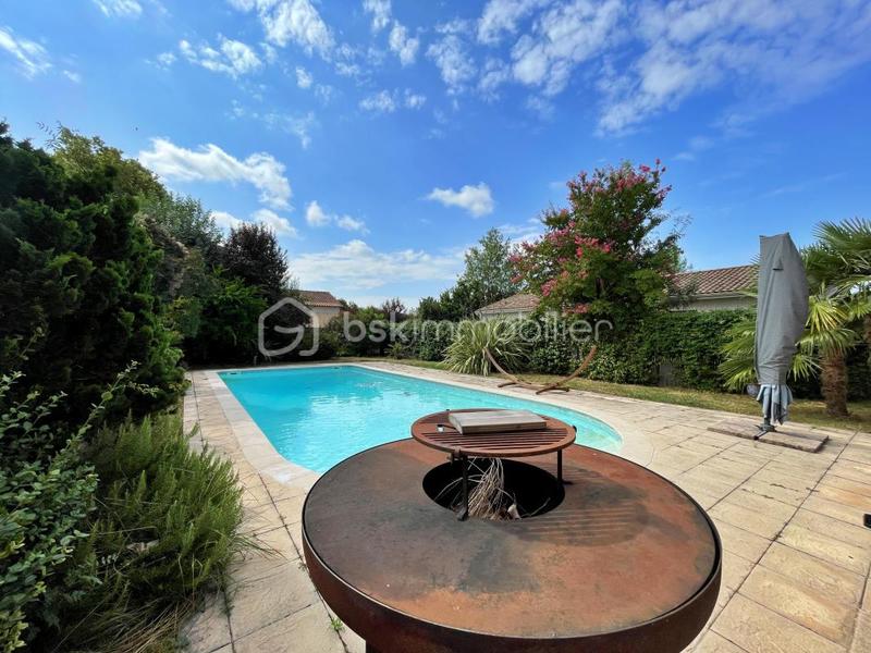 Maison traditionnelle - 175 m² - 6 pièces