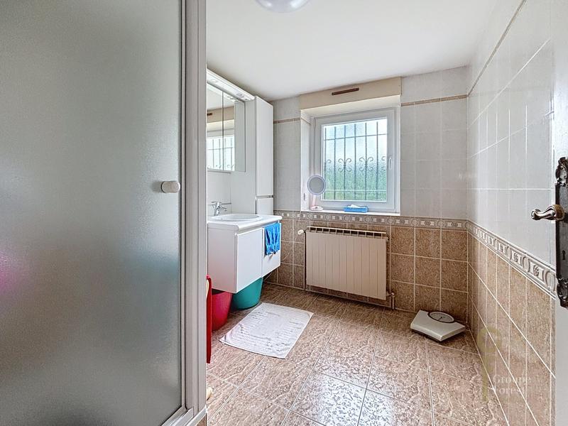 Maison - 242 m² - 7 pièces