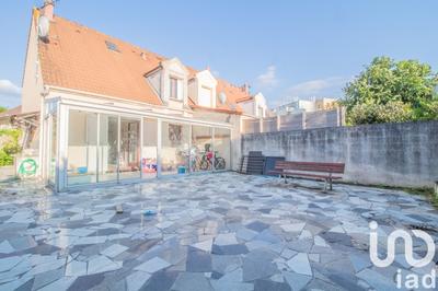 Maison - 88 m² - 6 pièces