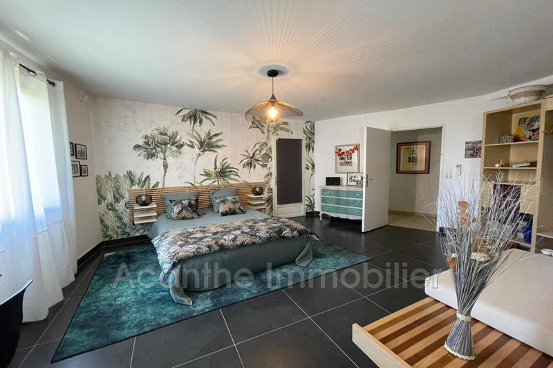 Villa - 220 m² - 6 pièces