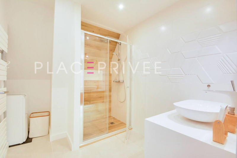 Appartement - 111 m² - 4 pièces