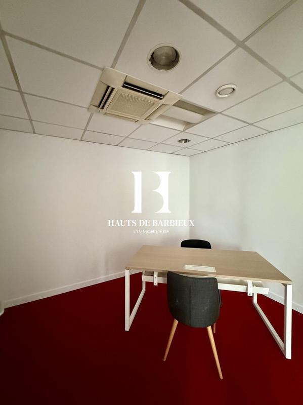 Local d'activités - 220 m² - 8 pièces