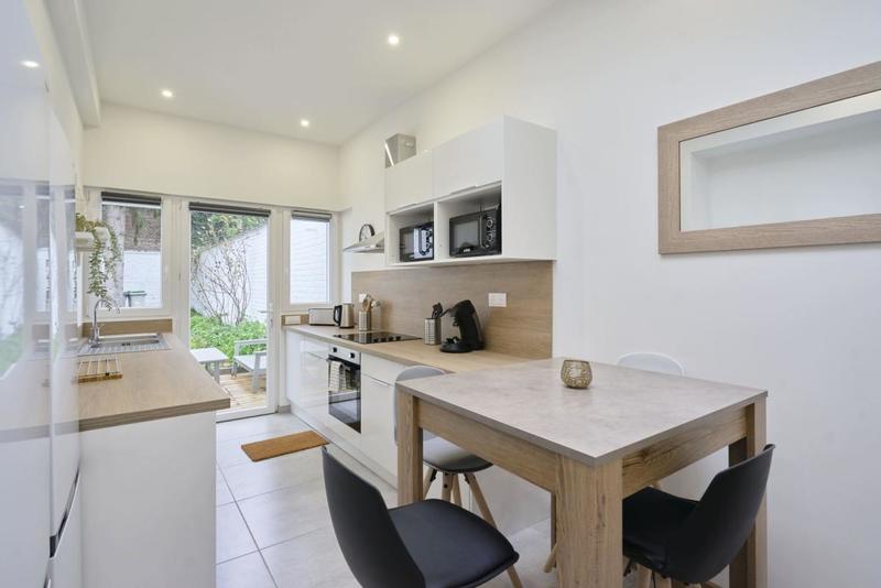 Maison - 143 m² - 9 pièces