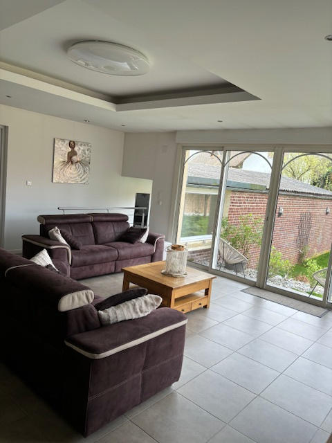 Maison - 285 m² - 8 pièces