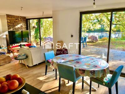 Maison - 152 m² - 8 pièces