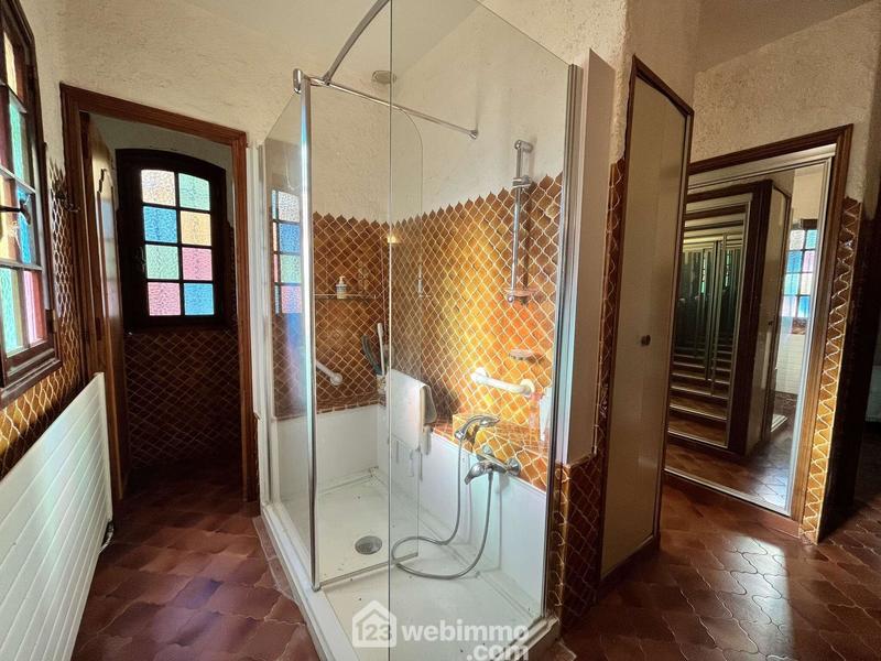 Villa - 259 m² - 7 pièces