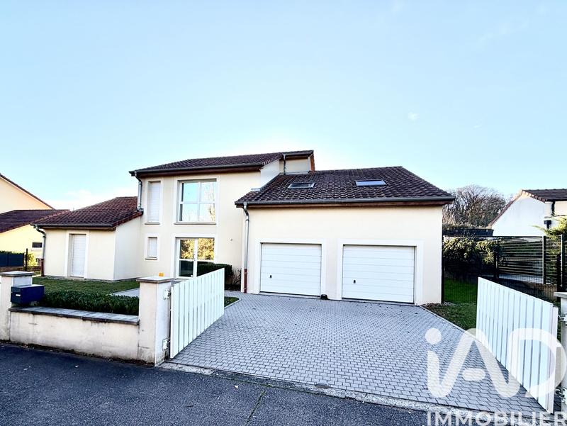 Maison - 208 m² - 6 pièces