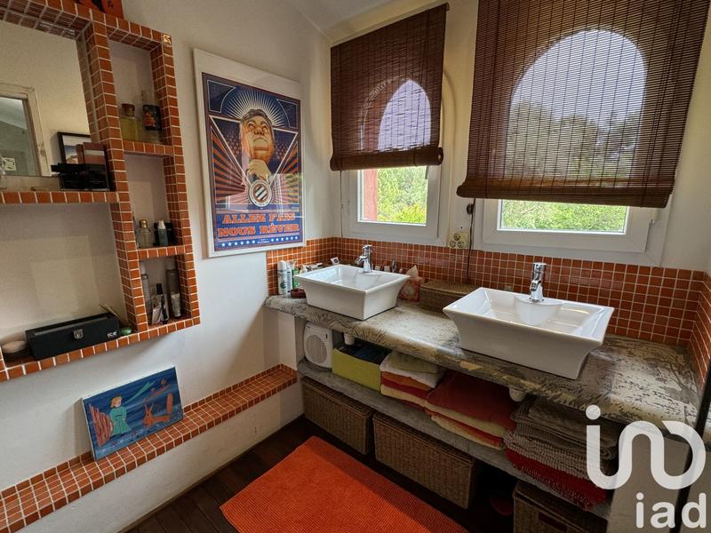 Maison - 213 m² - 6 pièces