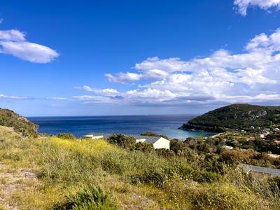 Terrain constructible - 927 m²