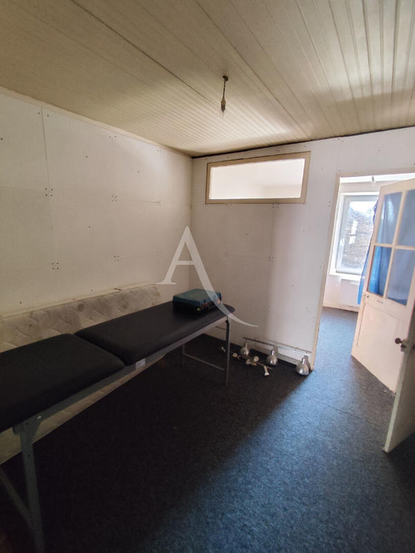 Local commercial - 86 m² - 5 pièces