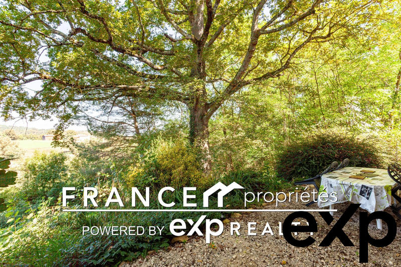 Maison - 223 m² - 7 pièces