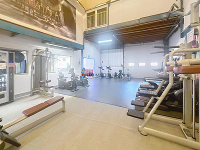 Local commercial - 1 410 m²