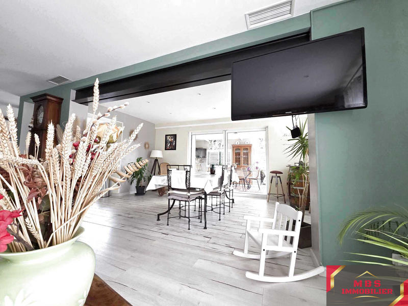 Propriété - 202 m² - 5 pièces