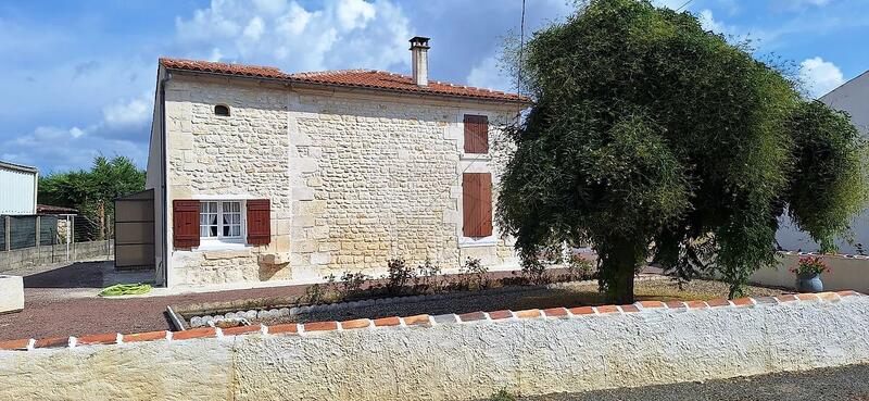 Maison en pierre - 102 m² - 6 pièces