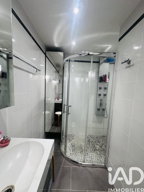 Maison - 207 m² - 9 pièces