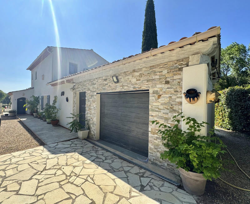 Villa - 160 m² - 10 pièces