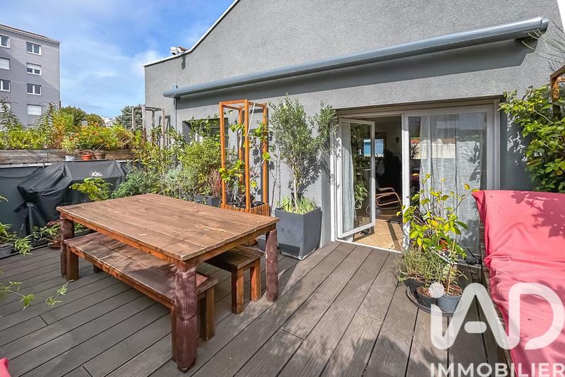 Appartement - 100 m² - 5 pièces