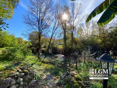 Maison - 328 m² - 5 pièces