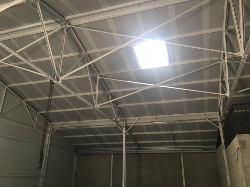 Local d'activité / Entrepôt - 315 m²