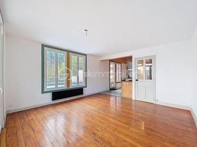 Maison - 185 m² - 7 pièces