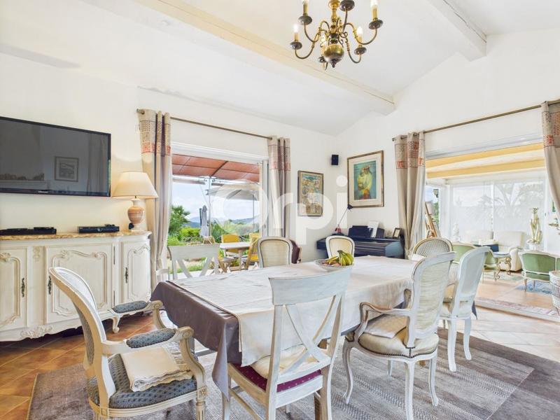 Villa - 170 m² - 6 pièces