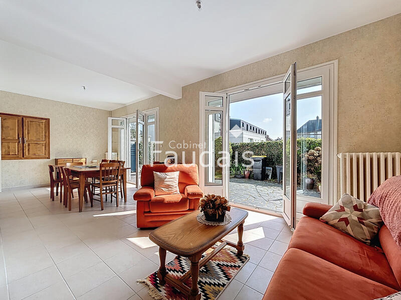 Maison - 138 m² - 7 pièces