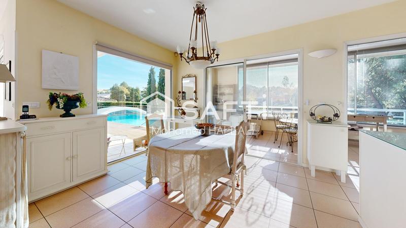 Villa - 200 m² - 5 pièces