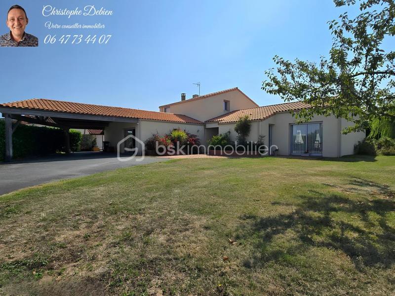 Pavillon - 211 m² - 6 pièces