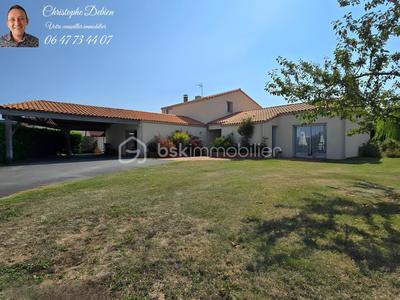 Pavillon - 211 m² - 6 pièces