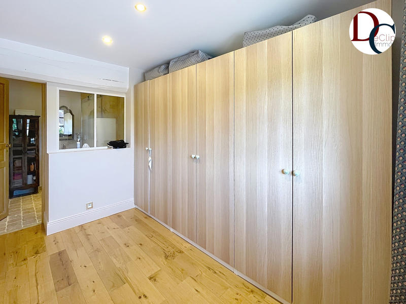 Maison - 405 m² - 11 pièces