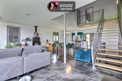 Maison - 340 m² - 13 pièces