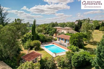 Demeure - 304 m² - 10 pièces