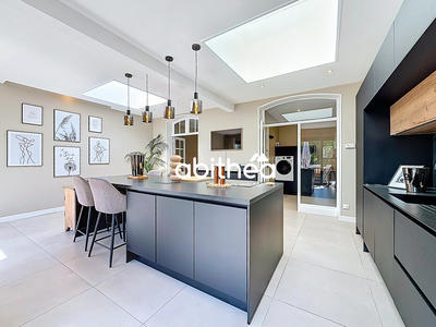 Maison - 169 m² - 7 pièces