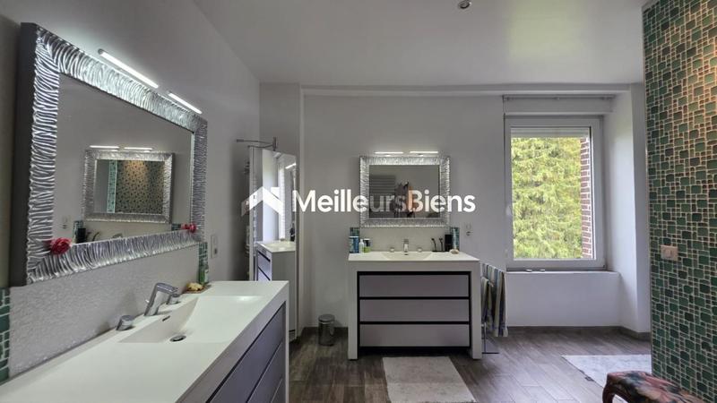 Propriété - 285 m² - 7 pièces