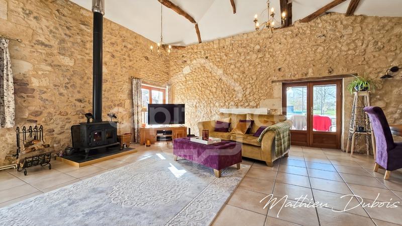 Maison - 167 m² - 8 pièces