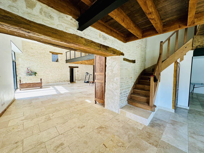 Maison - 229 m² - 6 pièces